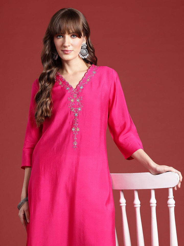 Anouk Floral Embroidered V-Neck Beads & Stones Studded Straight Kurta
