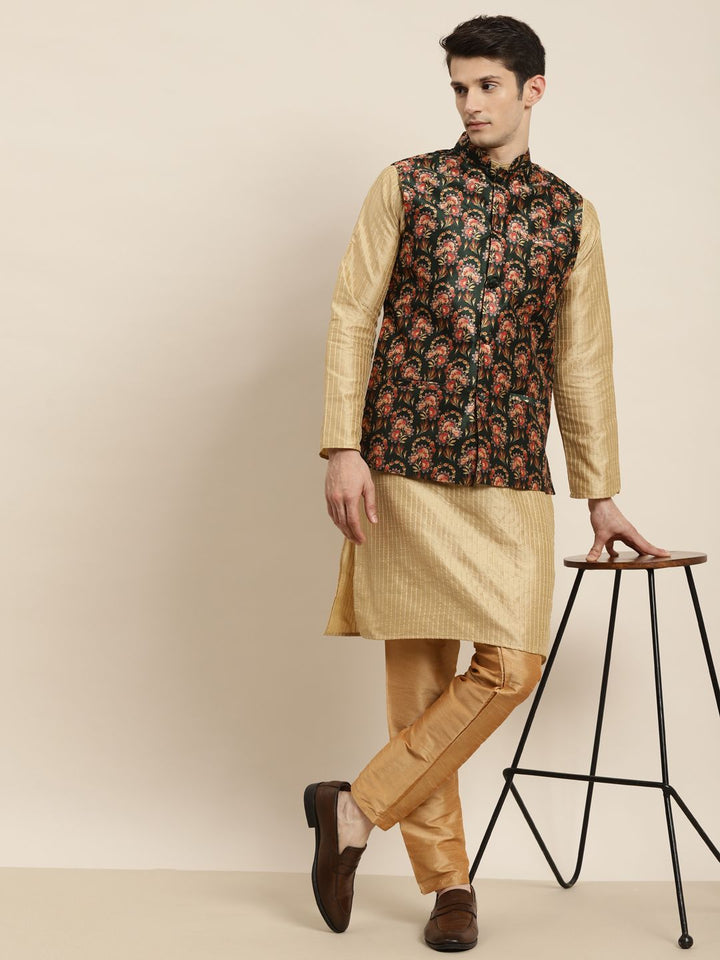 SOJANYA Kurta Emas & Hitam Lelaki dengan Jaket Churidar & Nehru