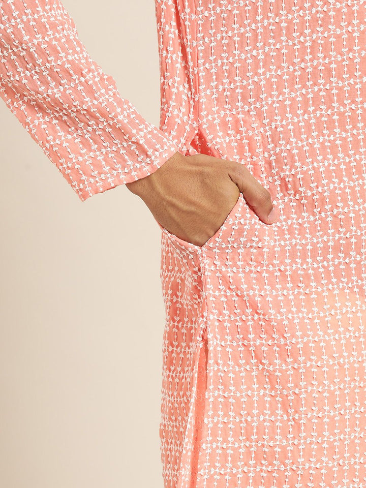 SOJANYA Men Embroidered Kurta