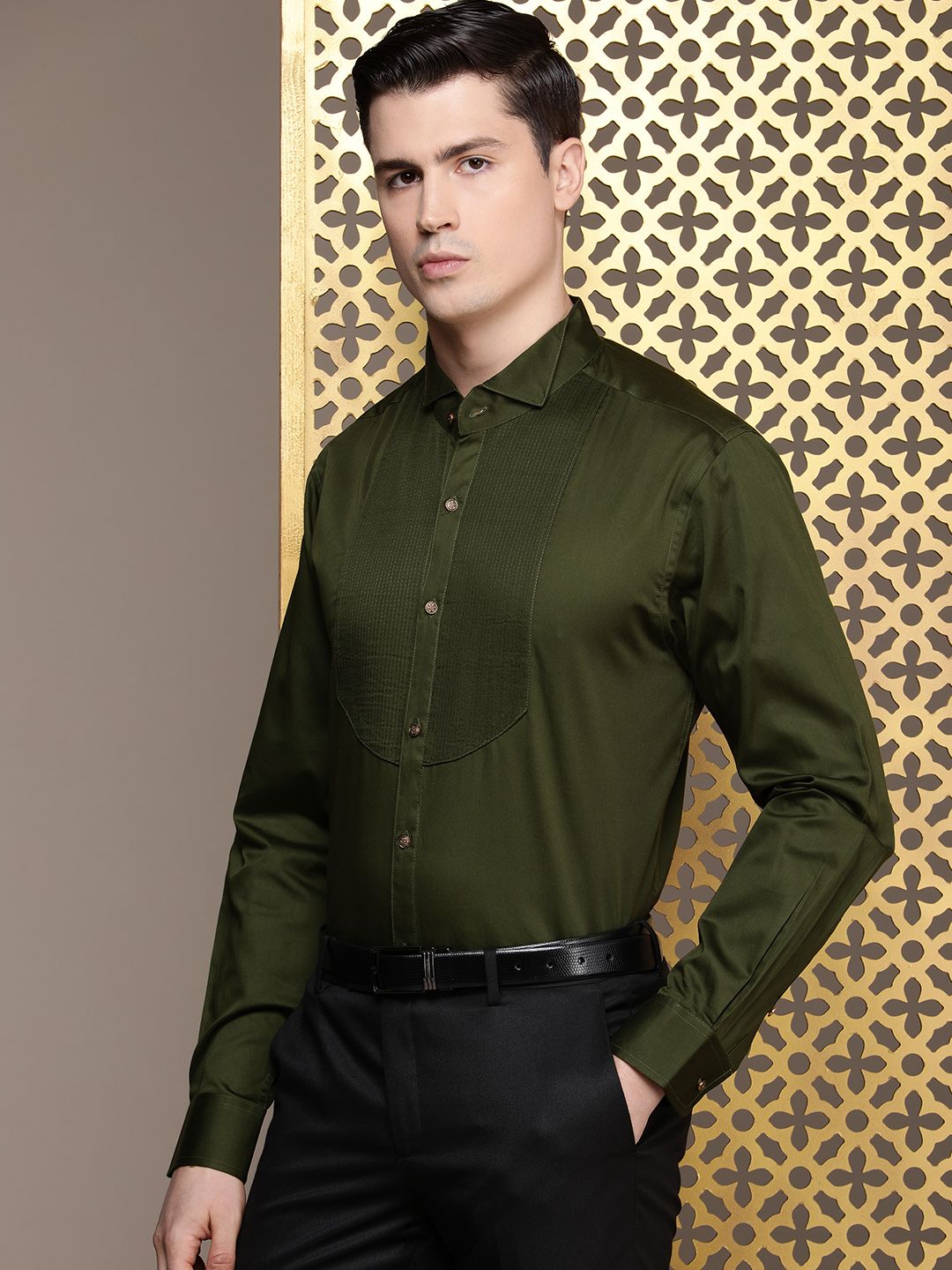House of Pataudi Pure Cotton Pleated Wingtip Collar Party Shirt
