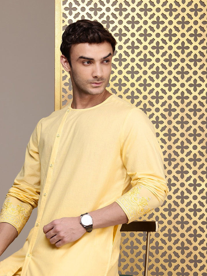 House of Pataudi Men Pure Cotton Jashn Kurta with Trousers