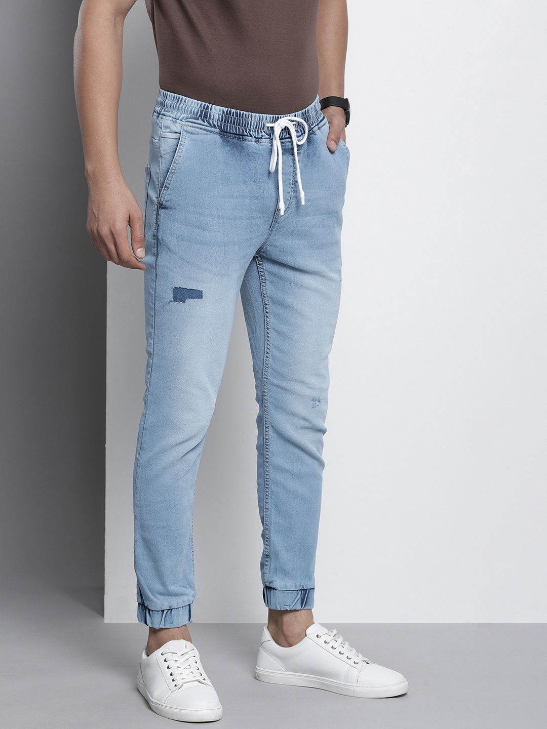 The Indian Garage Co Men Slim Fit Heavy Fade Stretchable Jeans