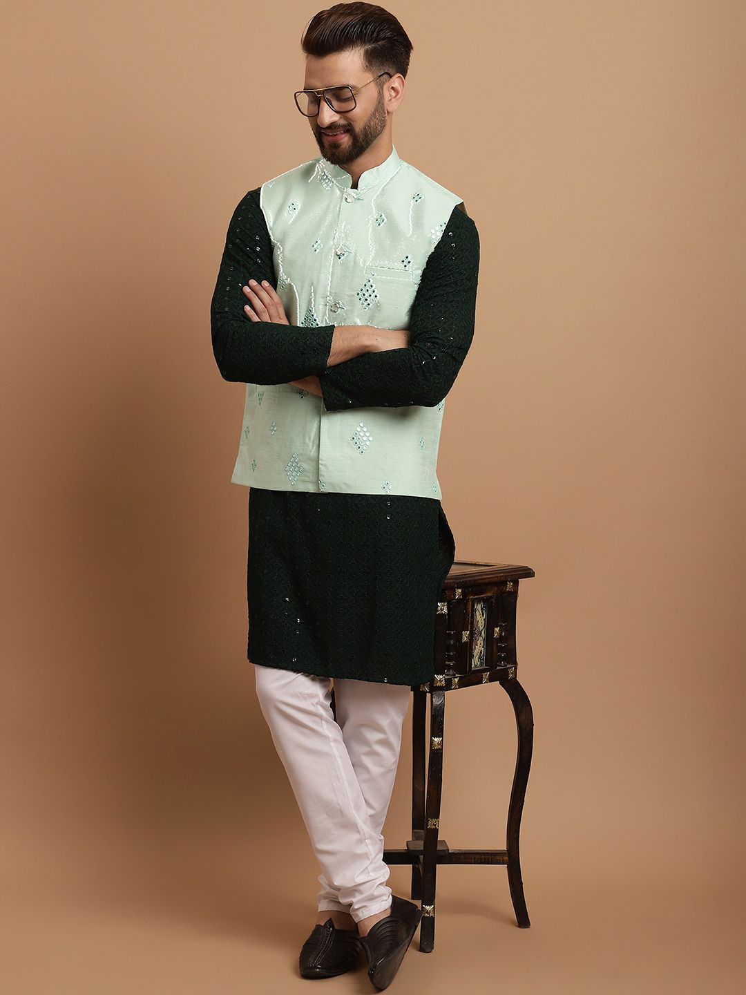 SOJANYA Embroidered Pure Cotton Kurta & Pyjamas with Nehru jacket