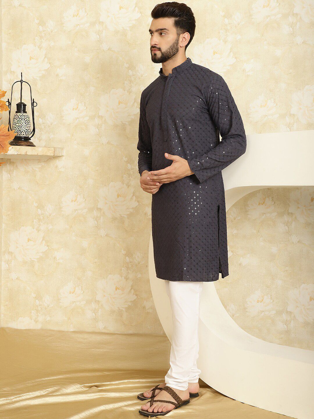 SOJANYA Kurta Lurus Bersulam Geometrik Kapas Tulen dengan Churidar