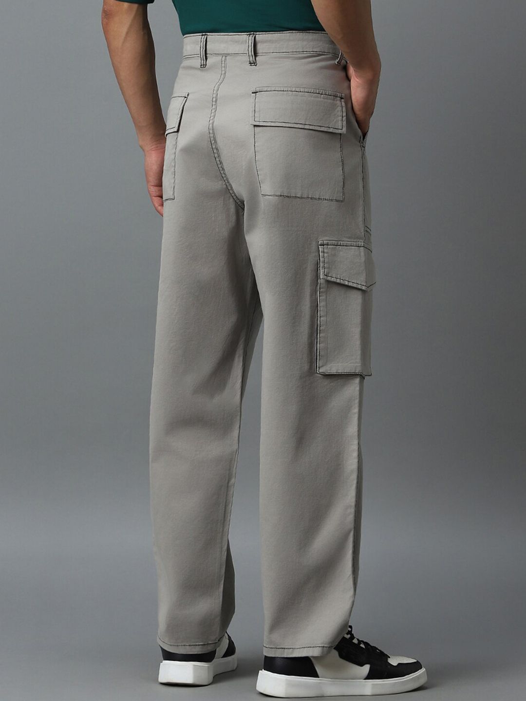 Bewakoof Men Baggy Oversized Cargo Pants