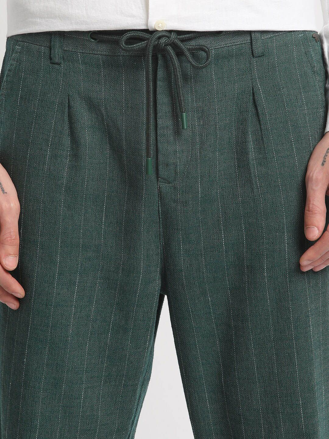 THE BEAR HOUSE Men Striped Tapered Fit Pleated Mid-Rise Trousers