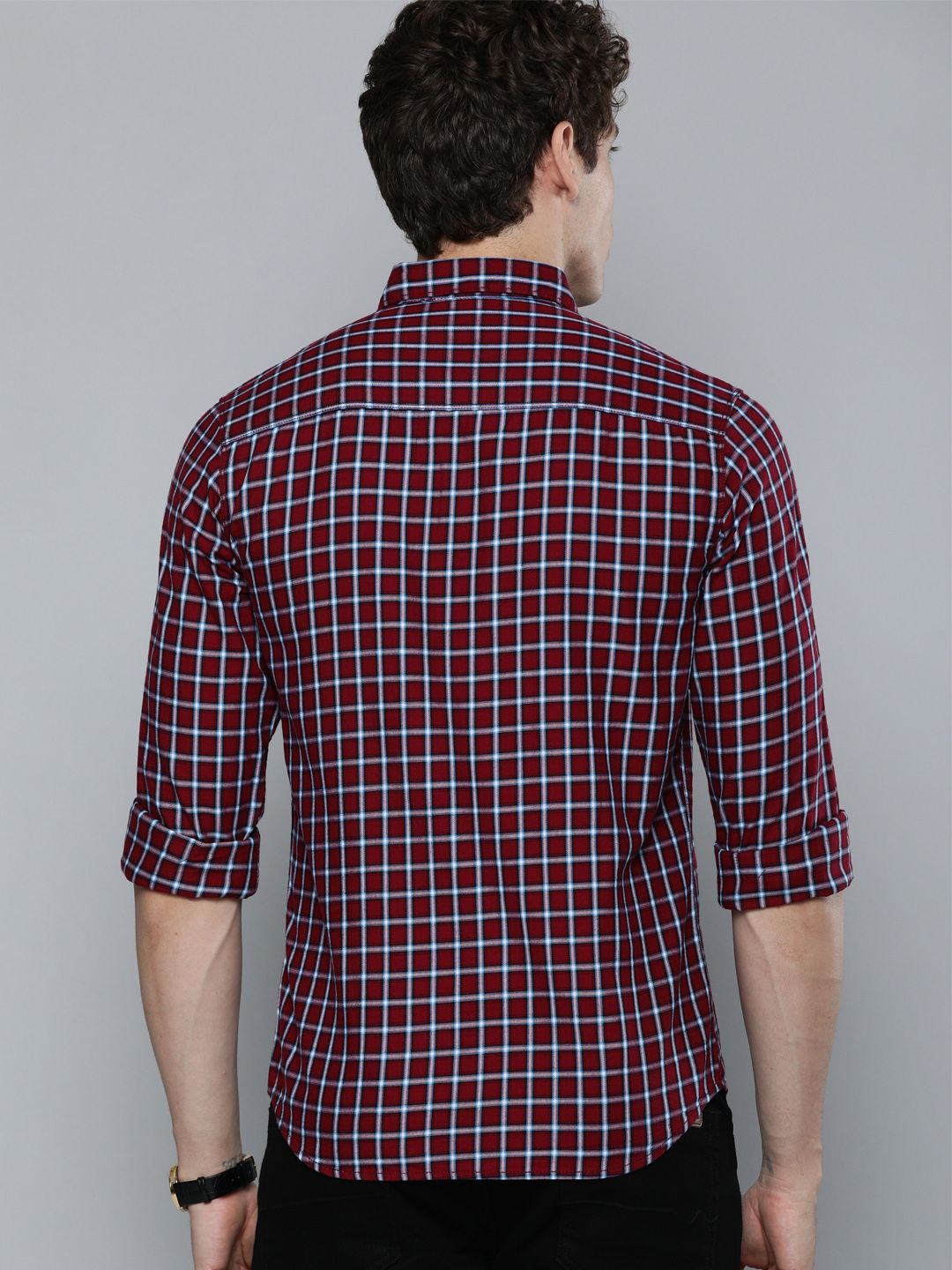 The Indian Garage Co Men Red & Blue Slim Fit Checked Casual Shirt