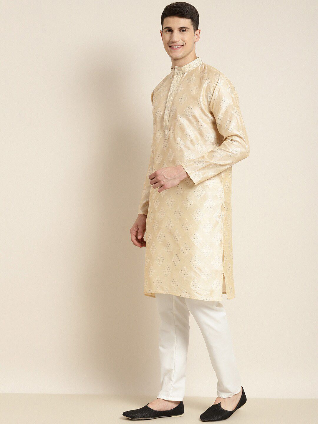 SOJANYA Kurta Biasa Kolar Mandarin Rekaan Tenun Geometrik Dengan Churidar
