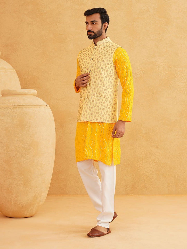 SOJANYA Kurta Kapas Tulen Kolar Labuci Leheriya Dengan Jaket Churidar Dan Nehru