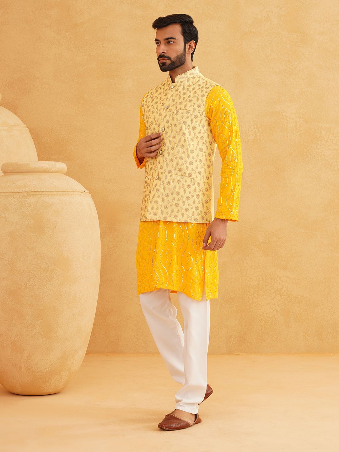 SOJANYA Kurta Kapas Tulen Kolar Labuci Leheriya Dengan Jaket Churidar Dan Nehru