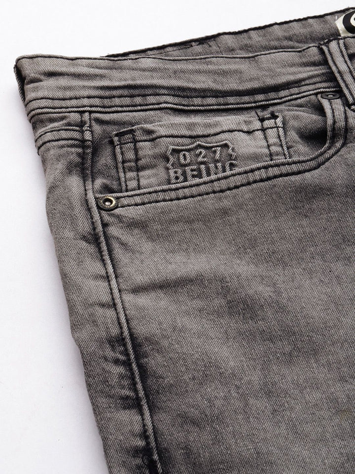 Menjadi Lelaki Manusia Kelabu Kelabu Sesuai Cahaya Pudar Seluar Jeans Kasual