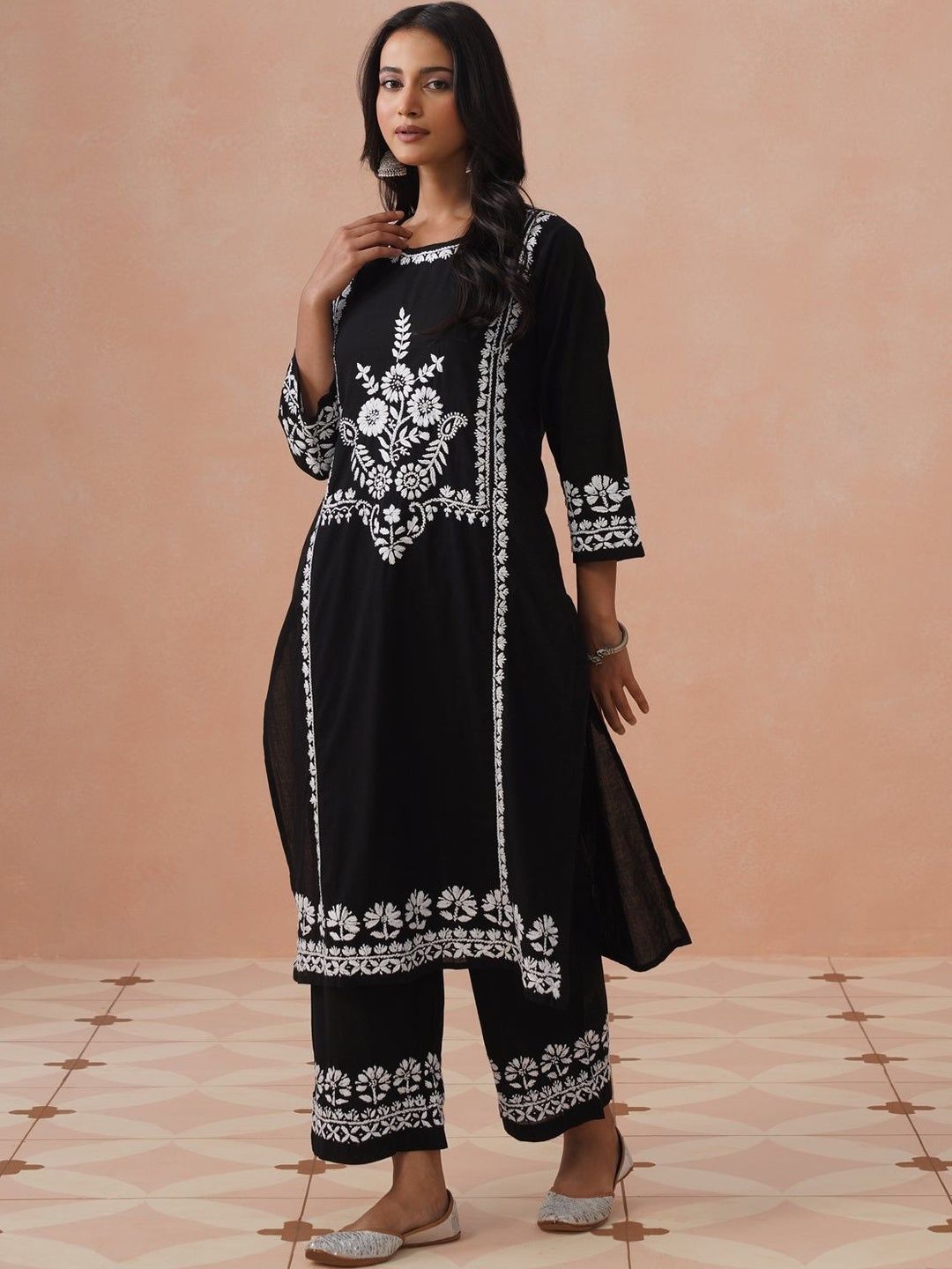 Rumah Chikankari Kurta Chikankari Biasa Wanita dengan Seluar