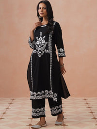 Rumah Chikankari Kurta Chikankari Biasa Wanita dengan Seluar