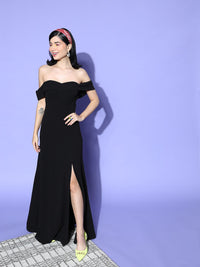 Berrylush Women Classy Black Solid Elevated Gown