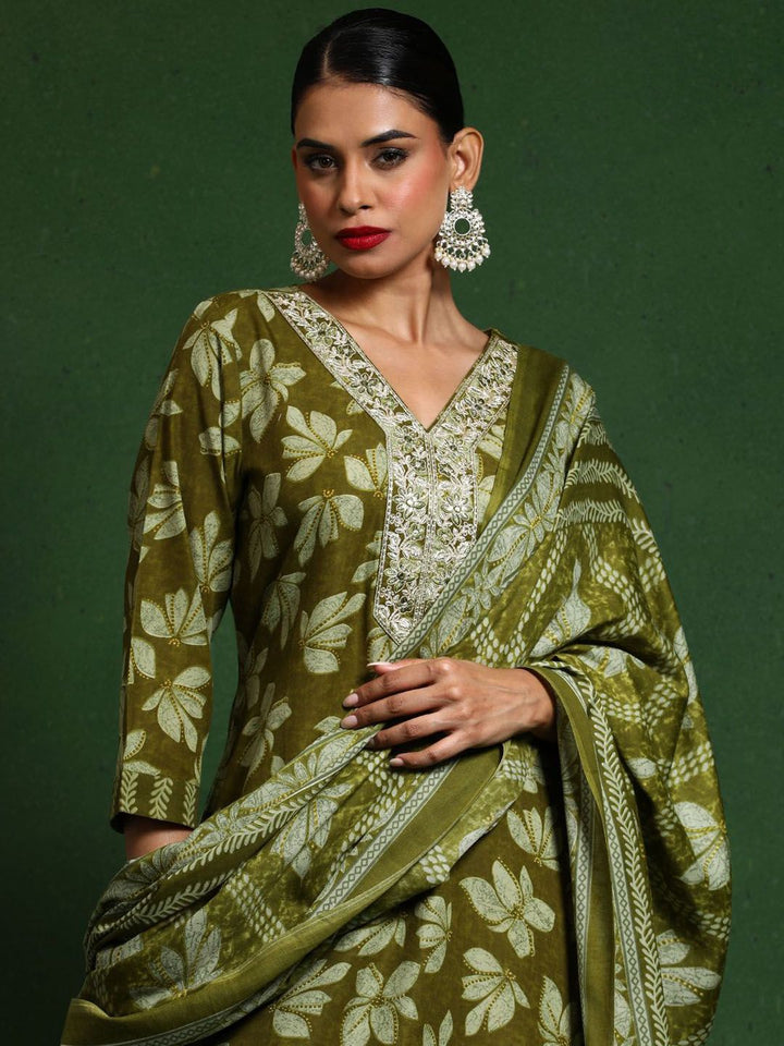Varanga Floral Printed V-Neck Straight Kurta With Trousers And Dupatta