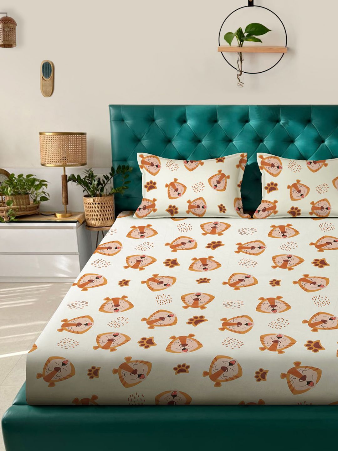 KLOTTHE Cream Cartoon Printed Fitted 400 TC Cotton King Bedsheet & 2 Pillow Covers