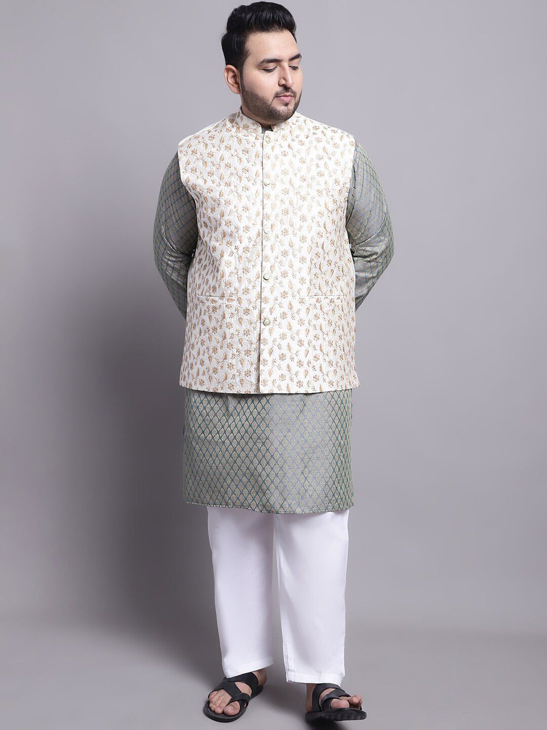 SOJANYA PLUS Woven Design Regular Kurta With Pyjamas & With Embroidered Nehru Jacket