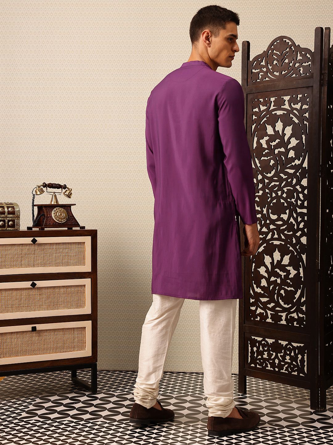 House of Pataudi Floral Embroidered Jashn Kurta