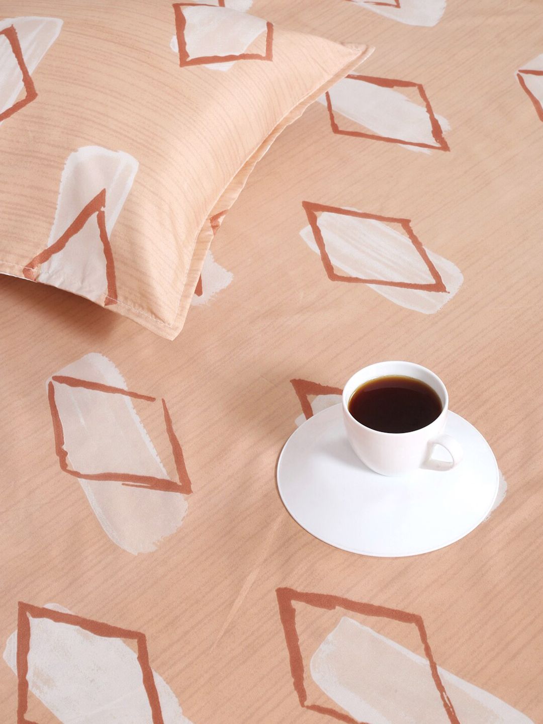 KLOTTHE Peach Geometric Cotton 210 TC Single Fine Bedsheet with a Pillow Cover-89 x 59 inches