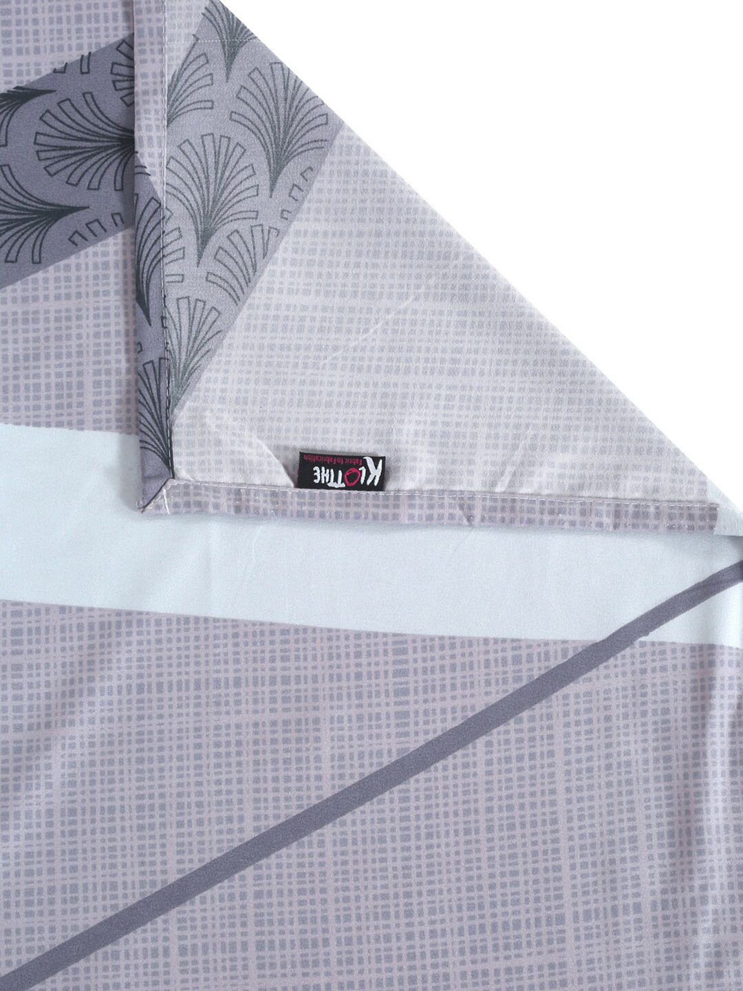 KLOTTHE Grey Geometric Polycotton 210 TC King Fine Bedsheet with 2 Pillow Covers-98 x 89 inches