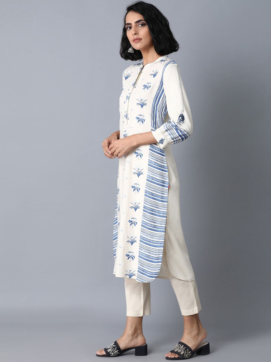 W Women Cream & Blue Printed A-Line Kurta