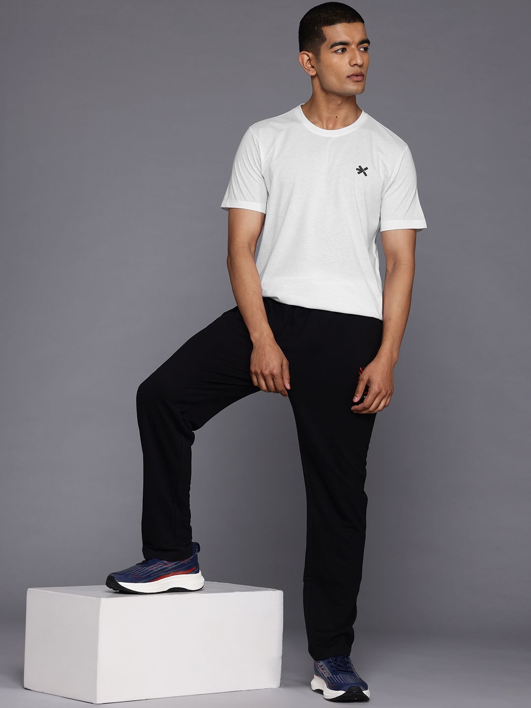 HRX by Hrithik Roshan Solid Casual T-shirt