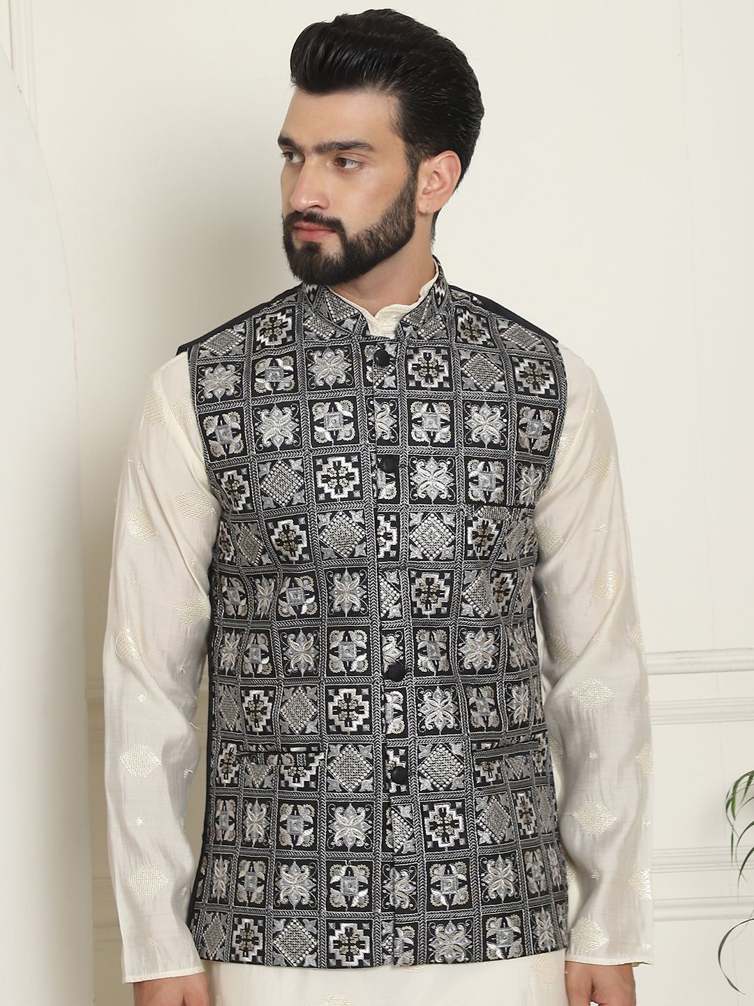 SOJANYA Embroidered Woven Nehru Jackets