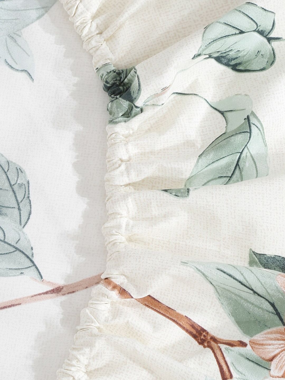 KLOTTHE Off White Floral Polycotton 300 TC Dilengkapi Cadar King Halus dengan 2 Sarung Bantal-98 x 87 inci