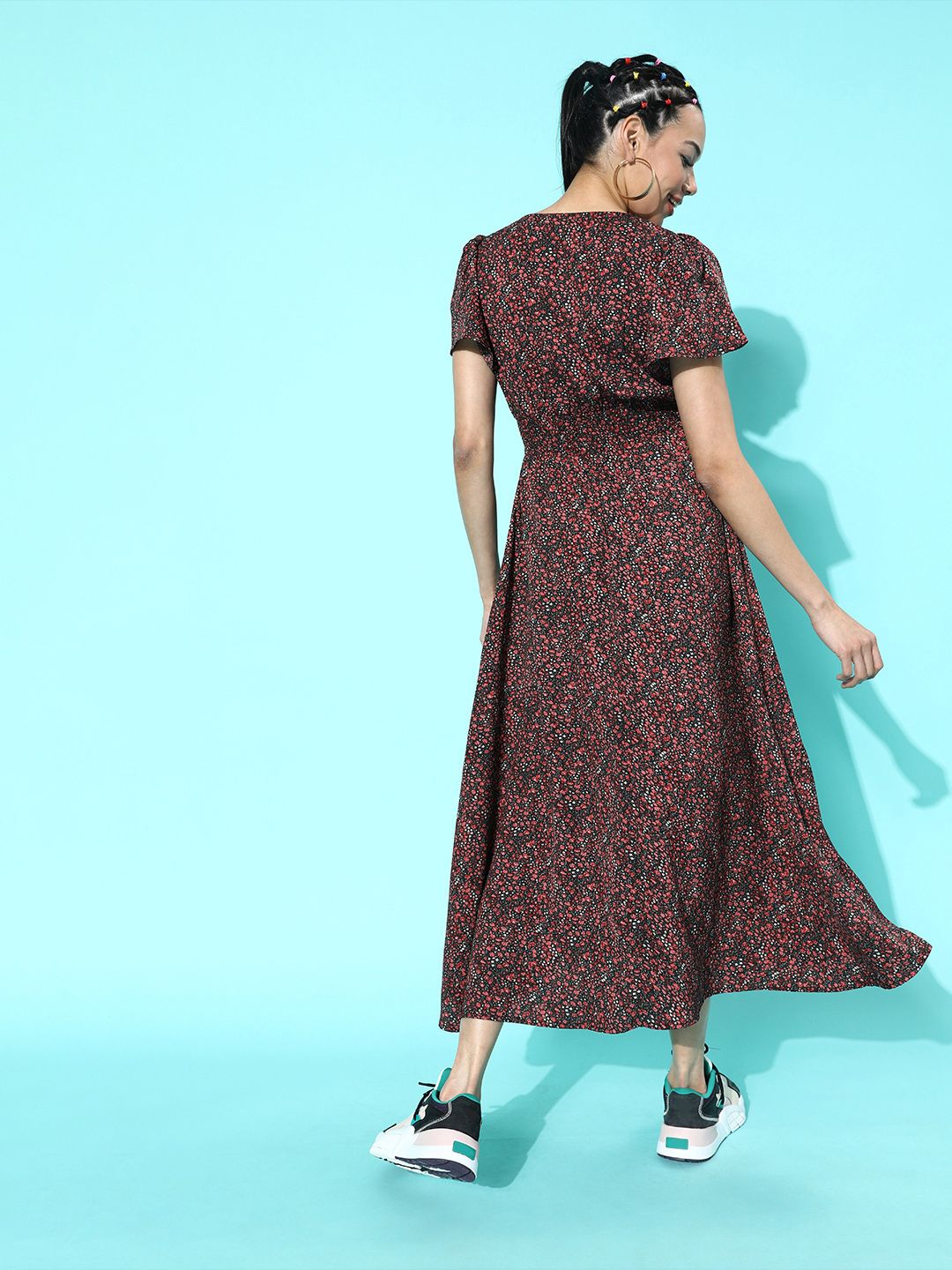 Berrylush Women Stylish Black Floral Cinched Waist Dress
