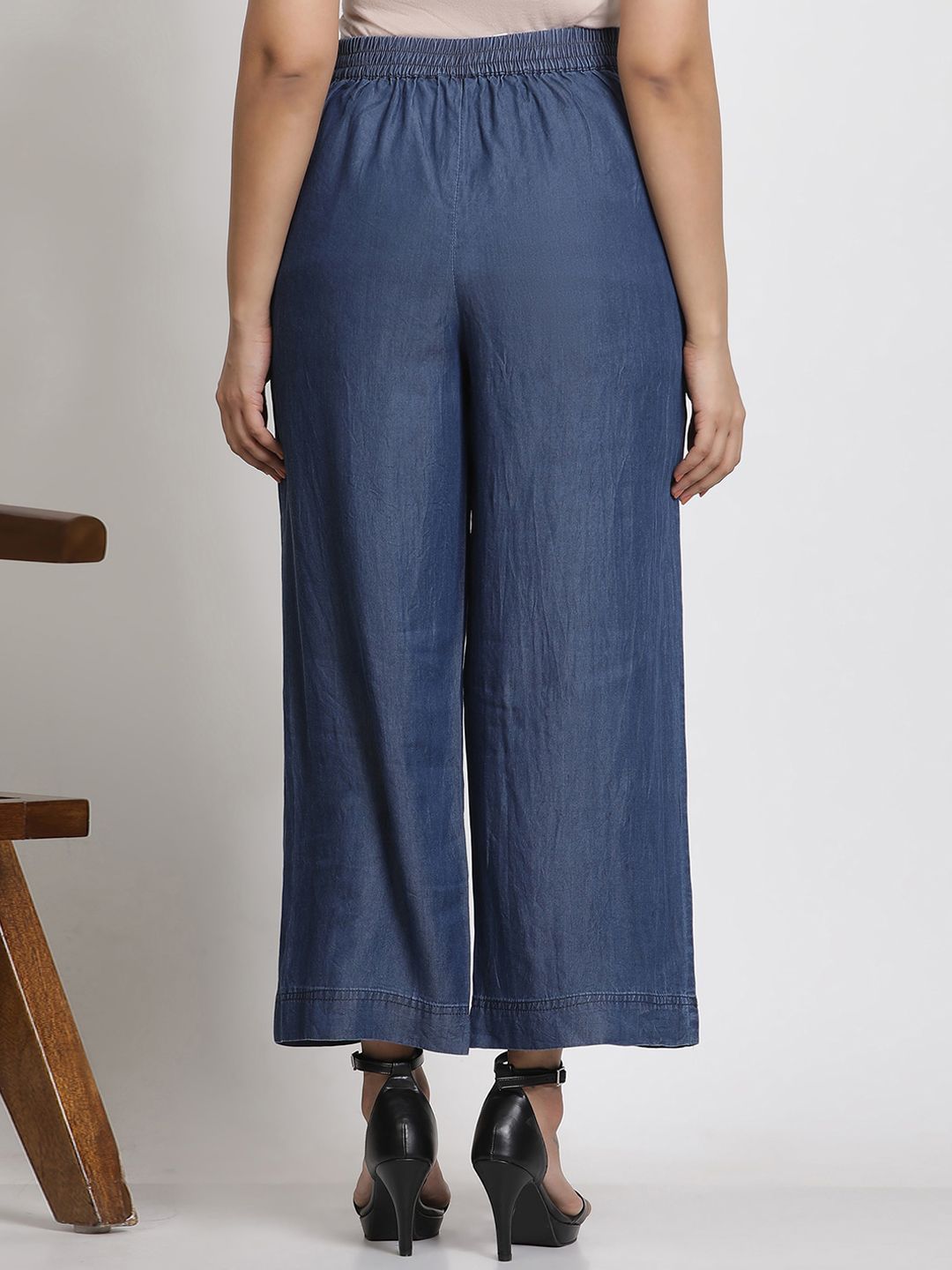 W Women Straight Fit Mid-Rise Pleated Culottes Trousers