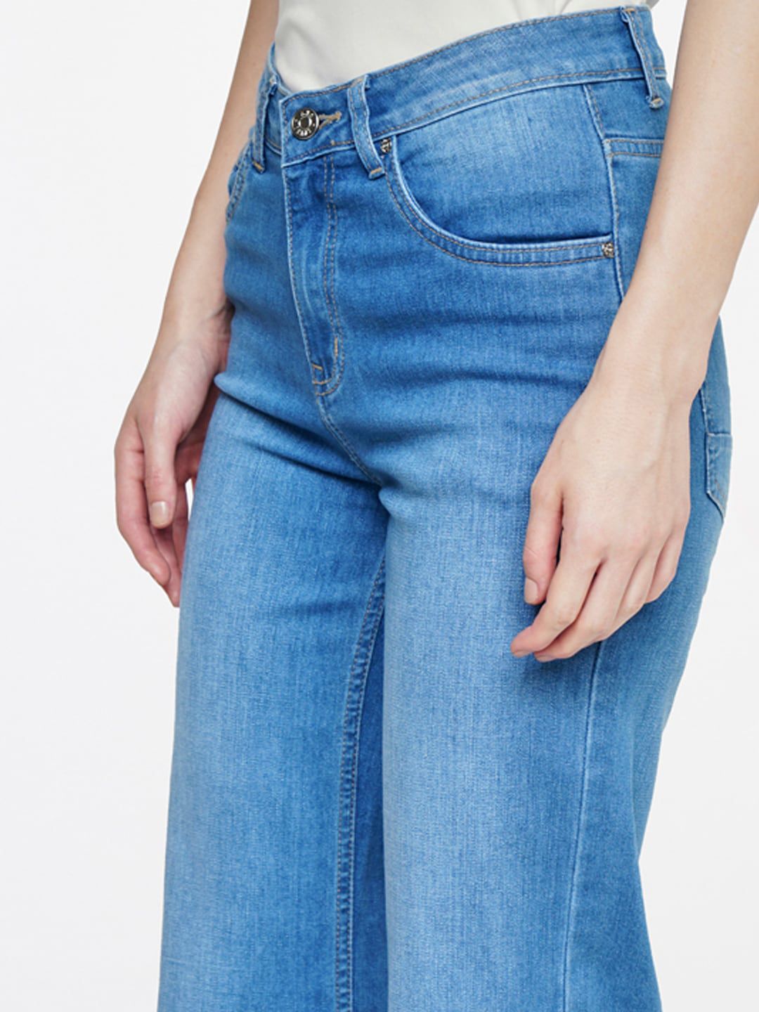 AND Women Bootcut Mid-Rise Light Fade Jeans