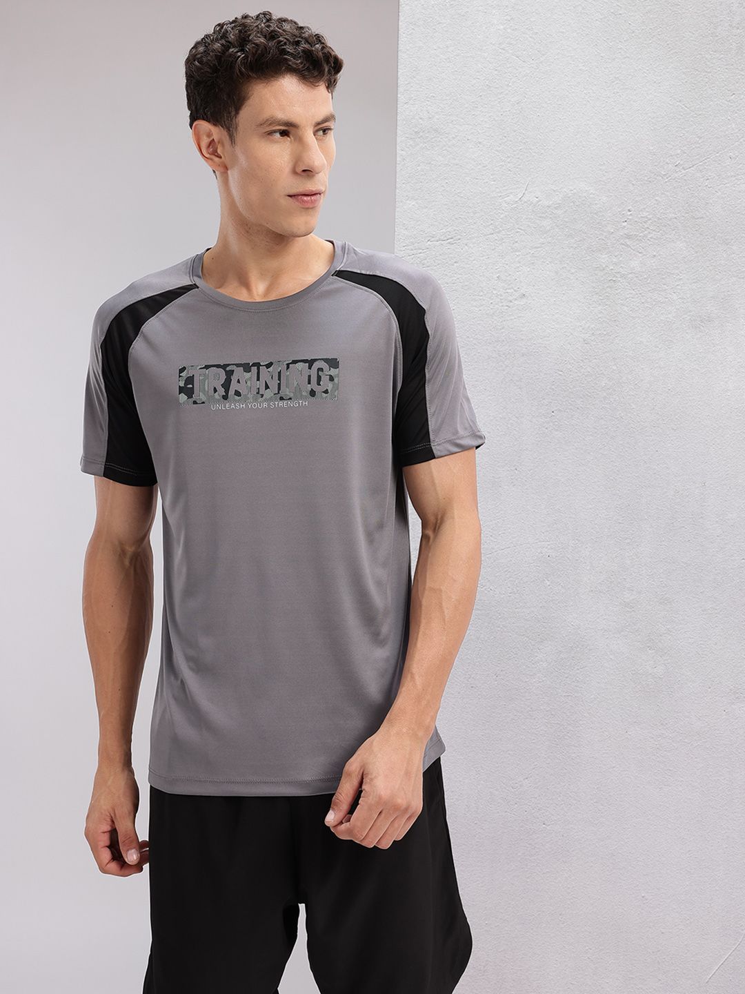 HRX by Hrithik Roshan Typography Printed Rapid-Dry Training T-shirt with Panelling Detail