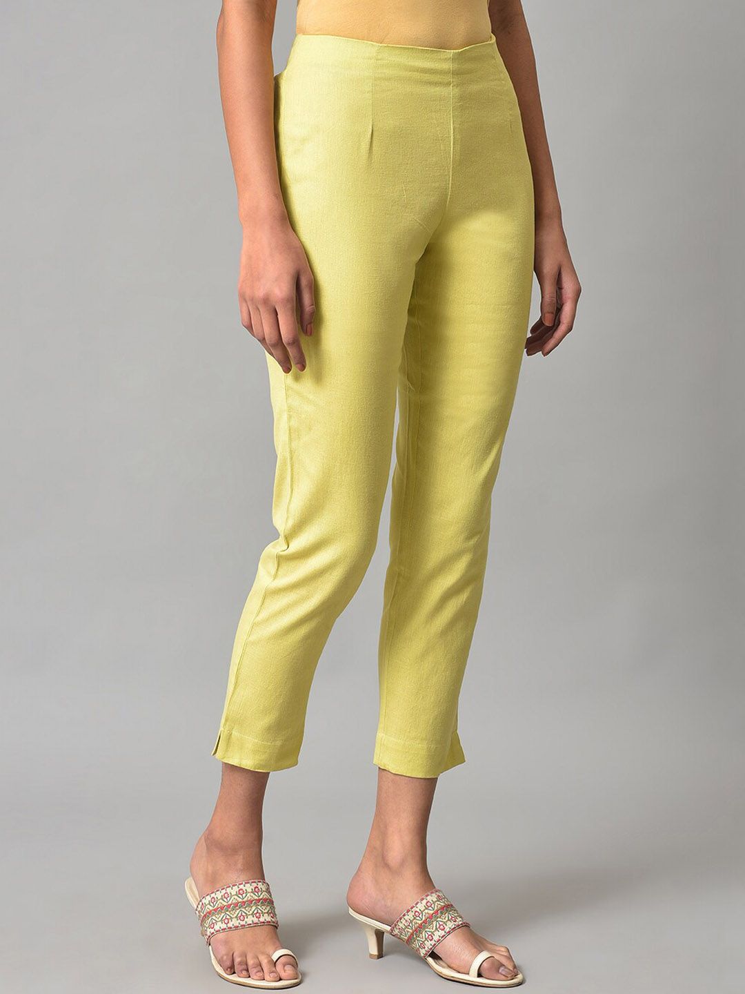 W Women Mid RIse Cropped Slim Fit Trousers