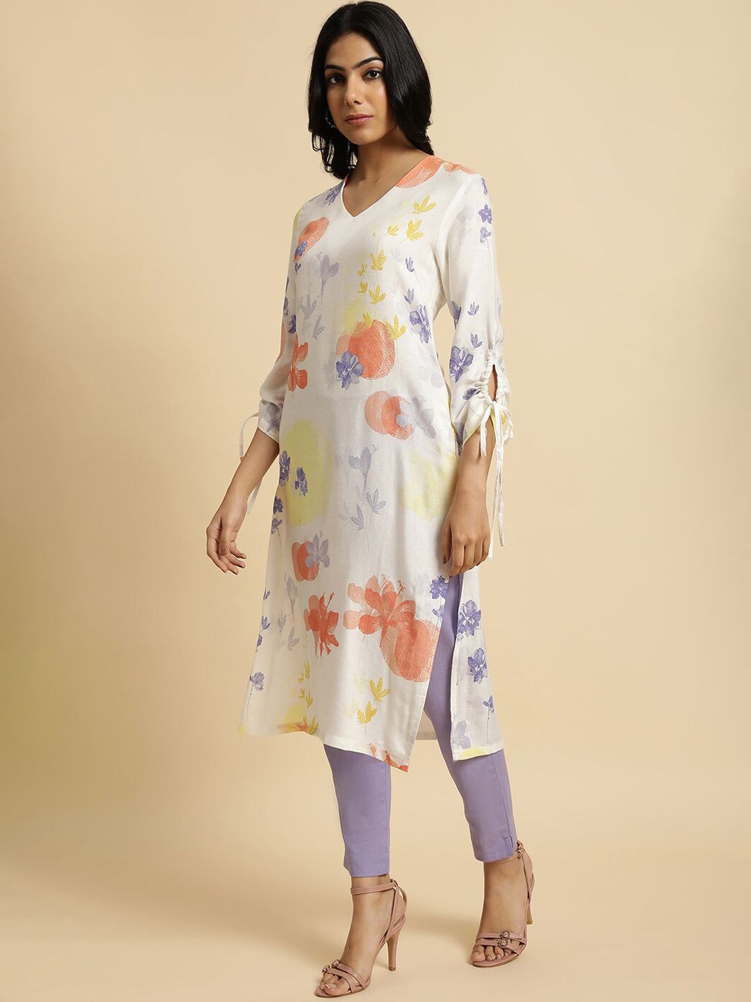 W Floral Printed V-Neck Regular Kurta with Trousers