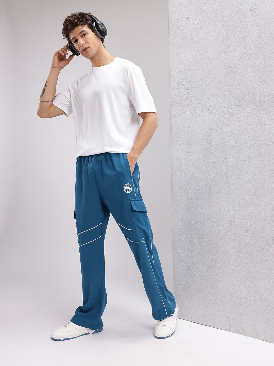 HRX by Hrithik Roshan Men Piping Detail Lifestyle Parachute Track Pants