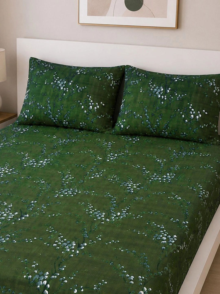 KLOTTHE Green Floral 300 TC King Bedsheet with 2 Pillow Covers