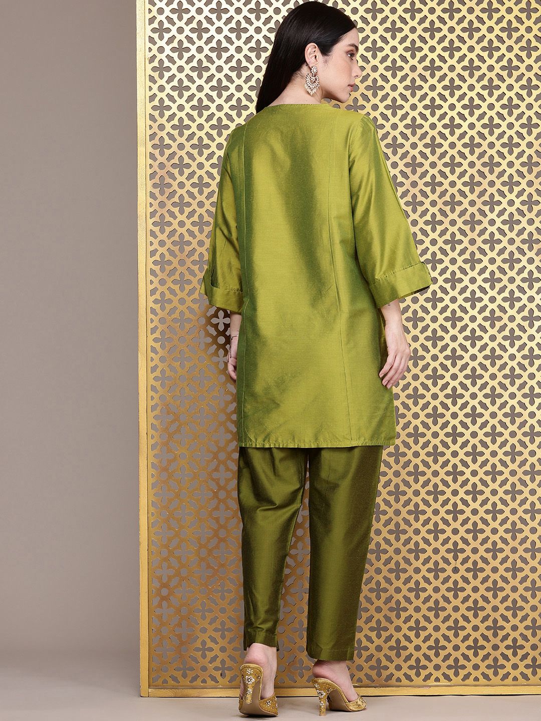 House of Pataudi Ethnic Motifs Embroidered Regular Jashn Kurti With Trousers