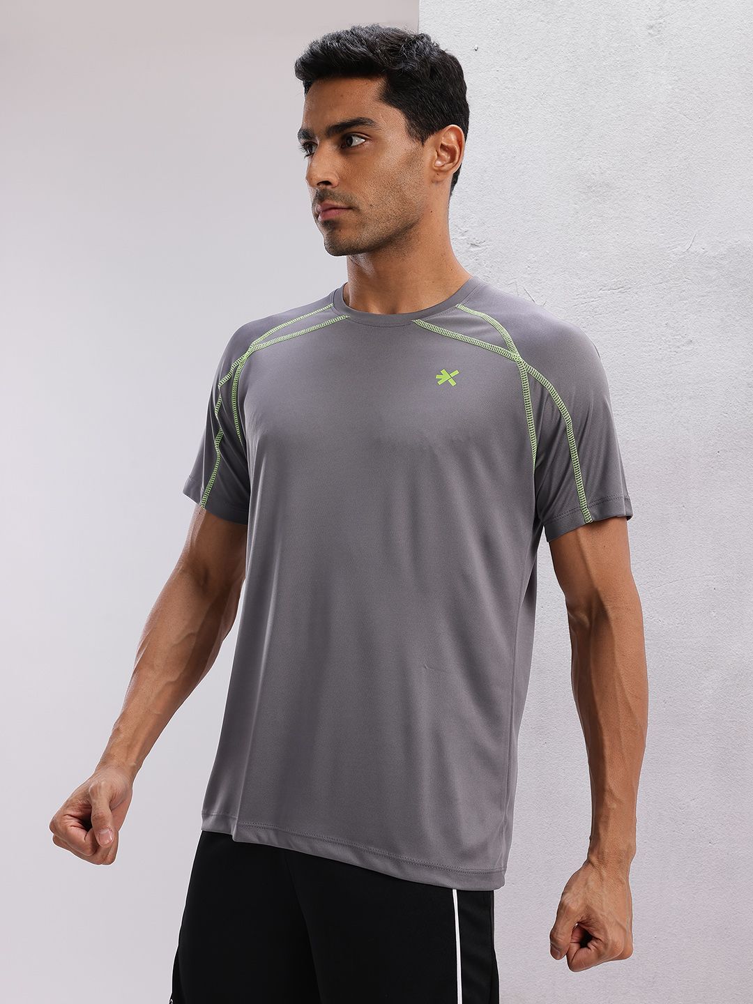 HRX by Hrithik Roshan Contrast Stitching Raglan Sleeves Rapid-Dry Training T-shirt