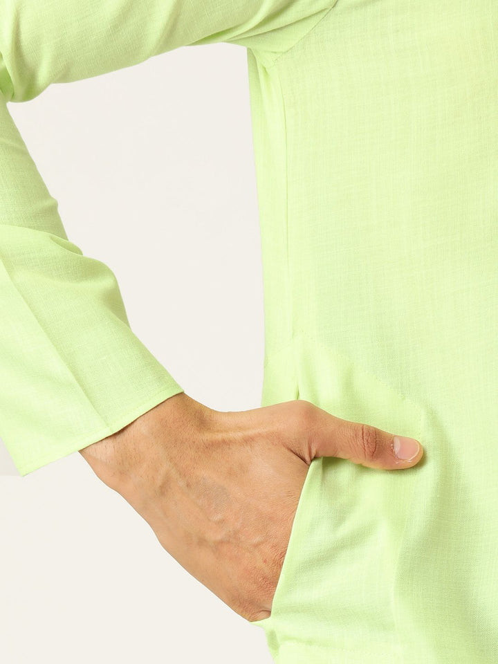 SOJANYA Men Green Solid Straight Kurta