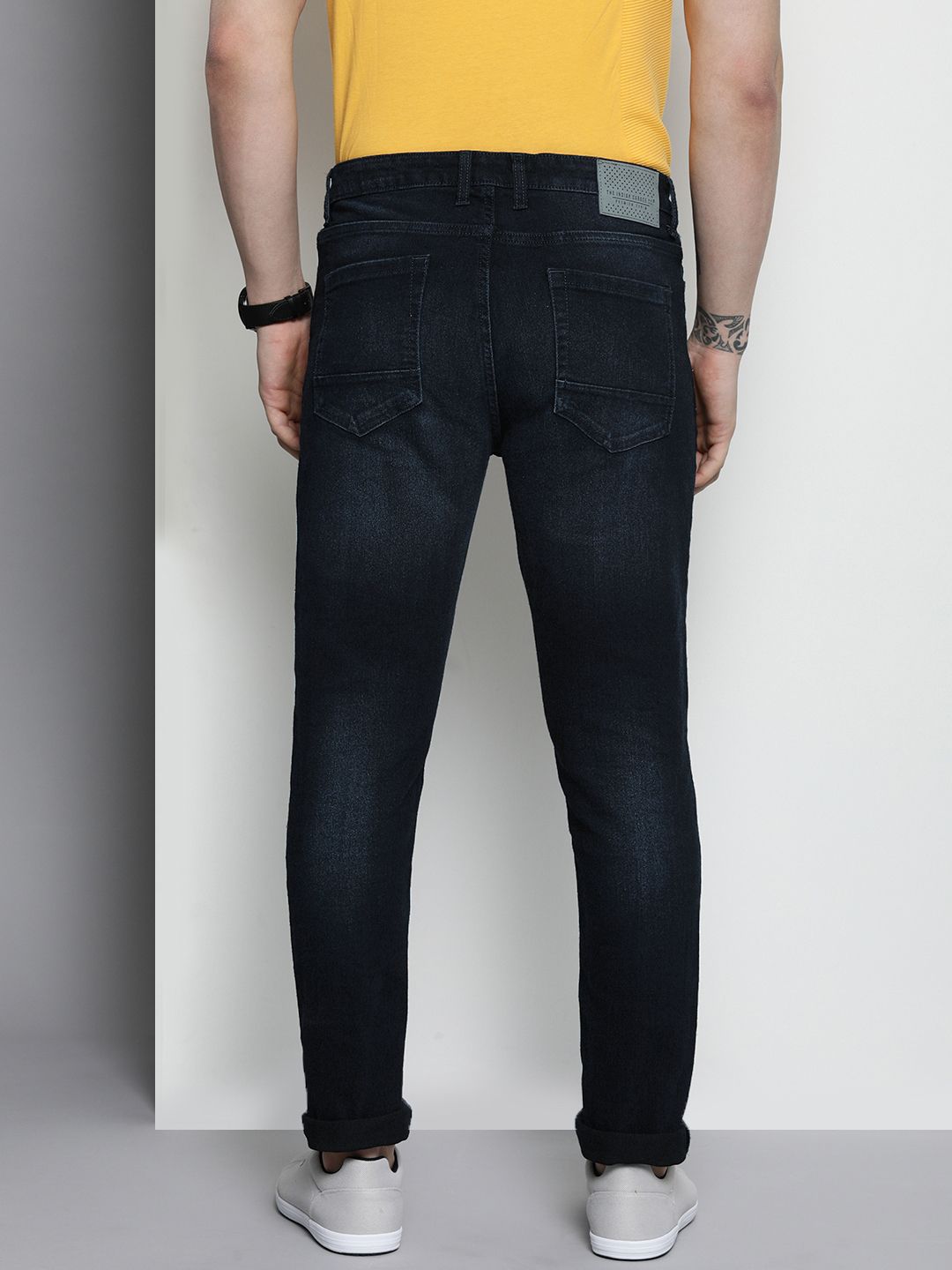The Indian Garage Co Men Slim Fit Light Fade Stretchable Jeans