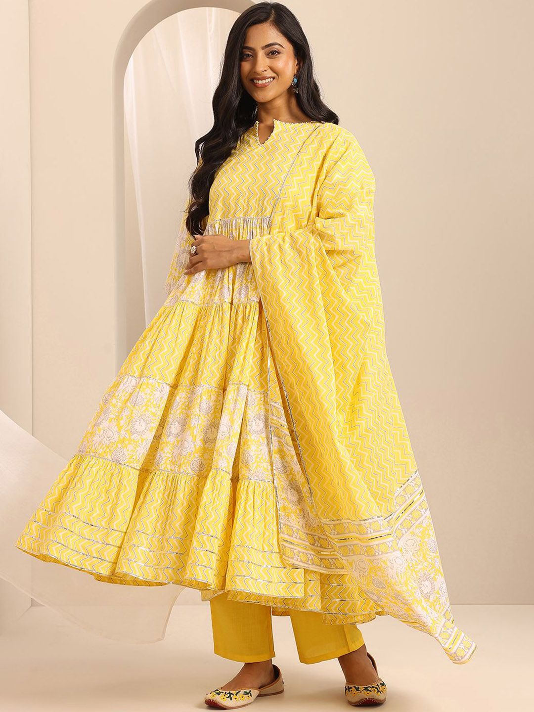 Libas Women Floral Printed Kurta with Trousers & With Dupatta