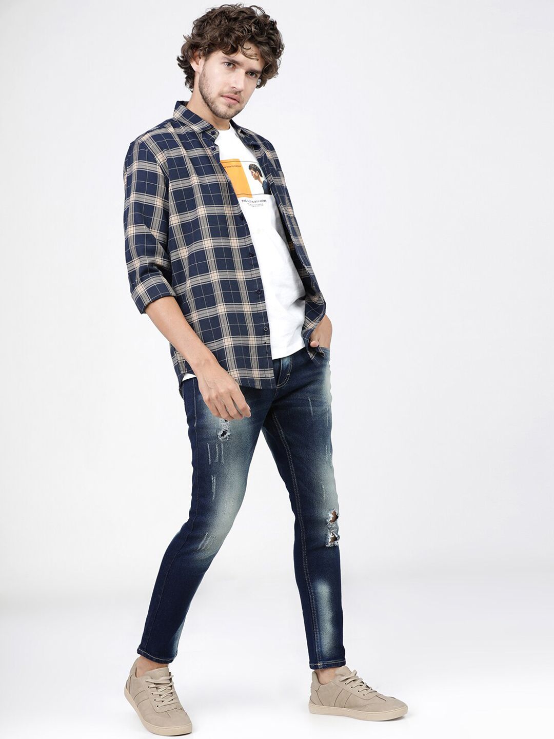 HIGHLANDER Men Blue Tapered Fit Mildly Distressed Heavy Fade Jeans