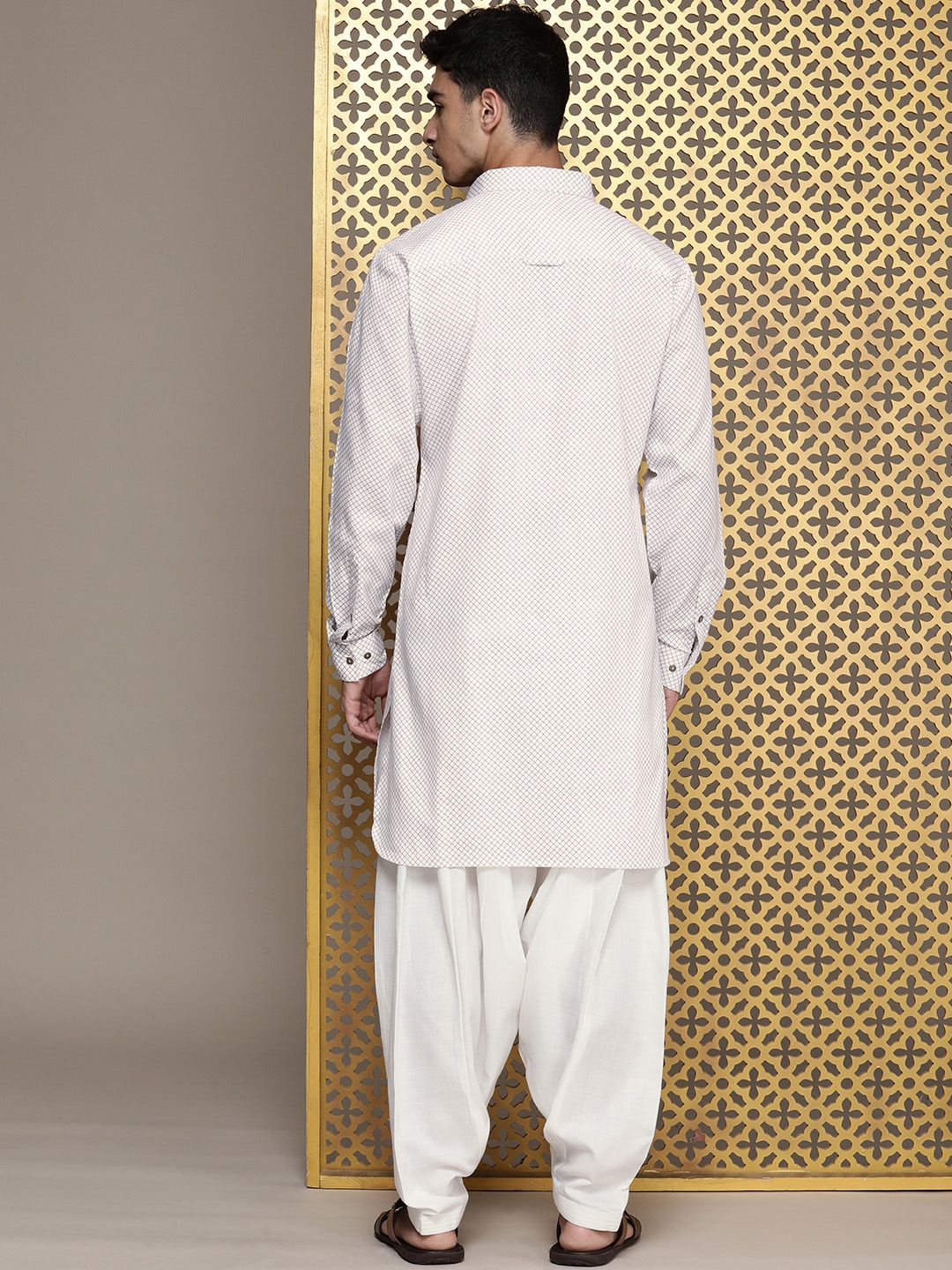House of Pataudi Checked Regular Jashn Kurta with Pathani Salwar