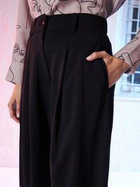 SASSAFRAS Women Black Mid-Rise Pleated Parallel Trousers