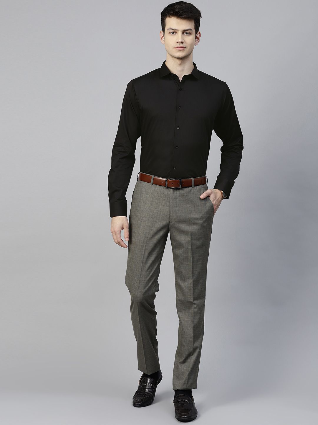 MANQ Men Black Slim Fit Solid Party Shirt