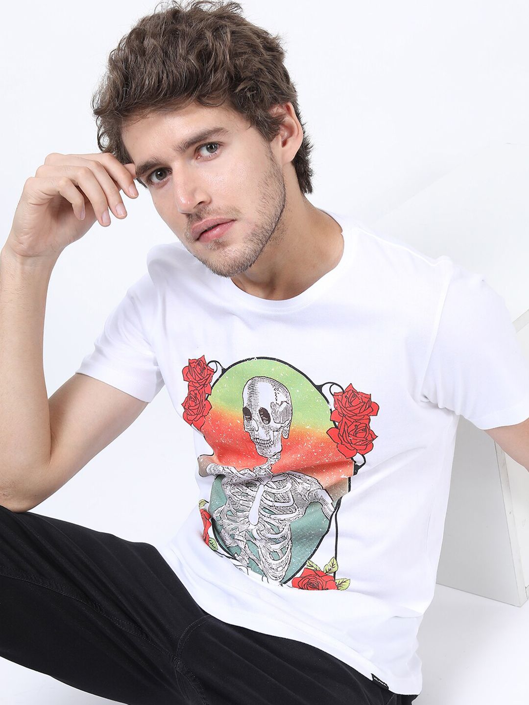HIGHLANDER Men White & Pink Printed Slim Fit Cotton T-shirt