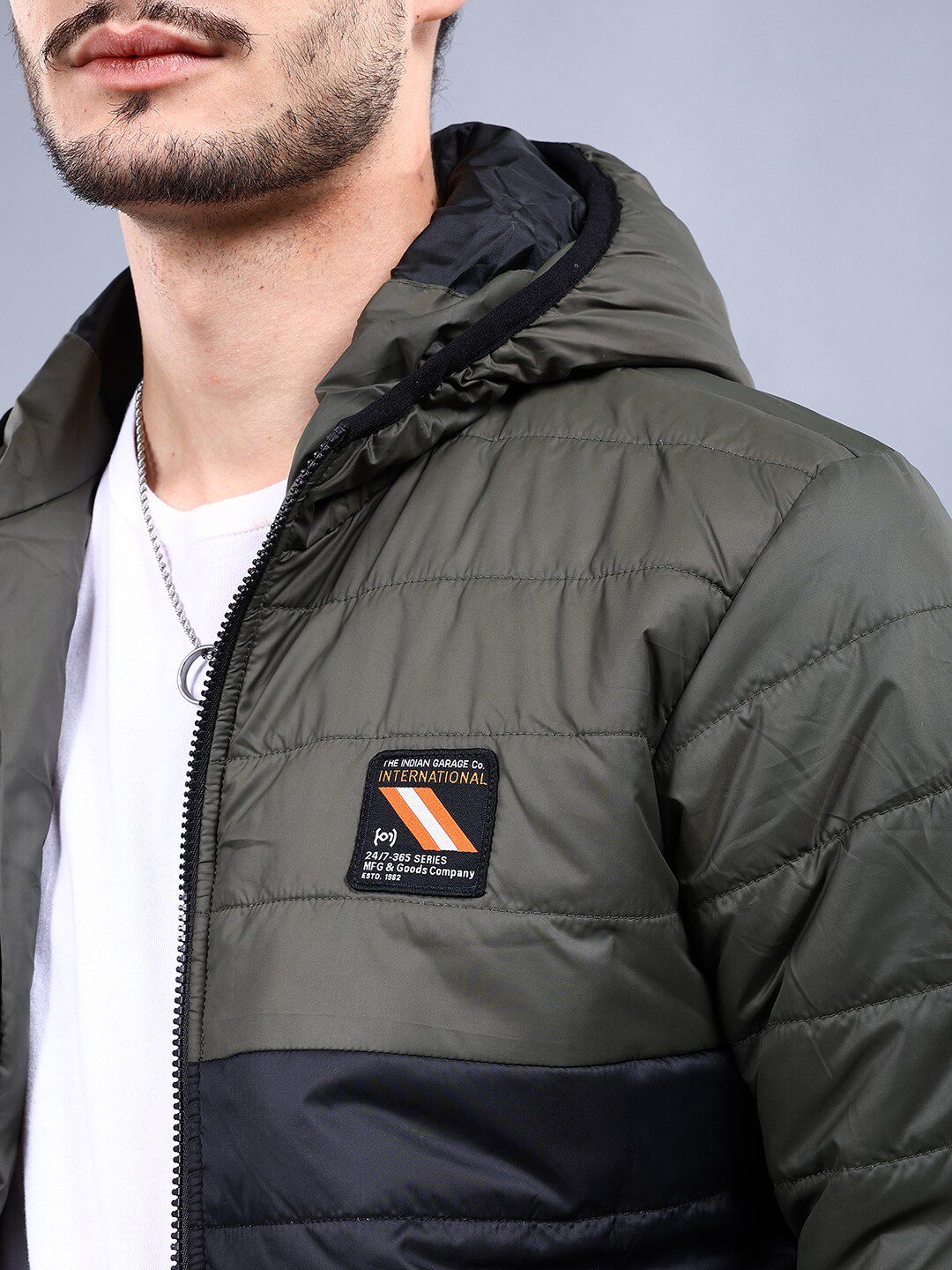 The Indian Garage Co Men Colourblock Regular Fit Hooded Puffer Jacket