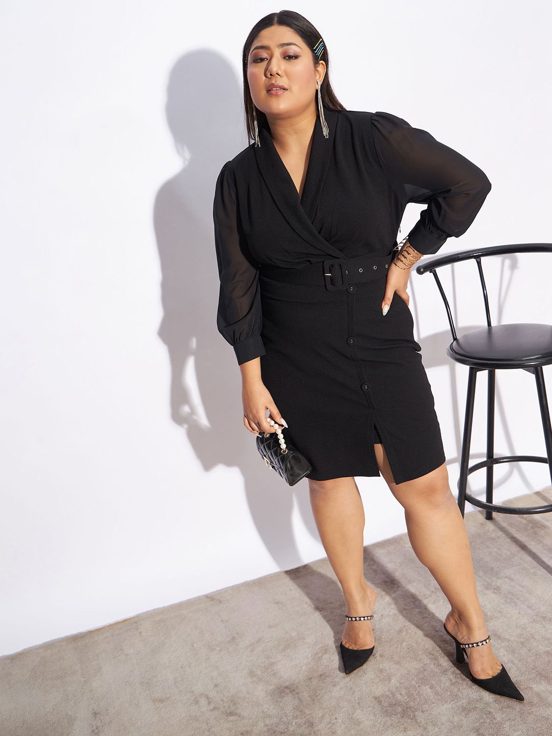 SASSAFRAS Curve Plus Size V-Neck Sheath Dress