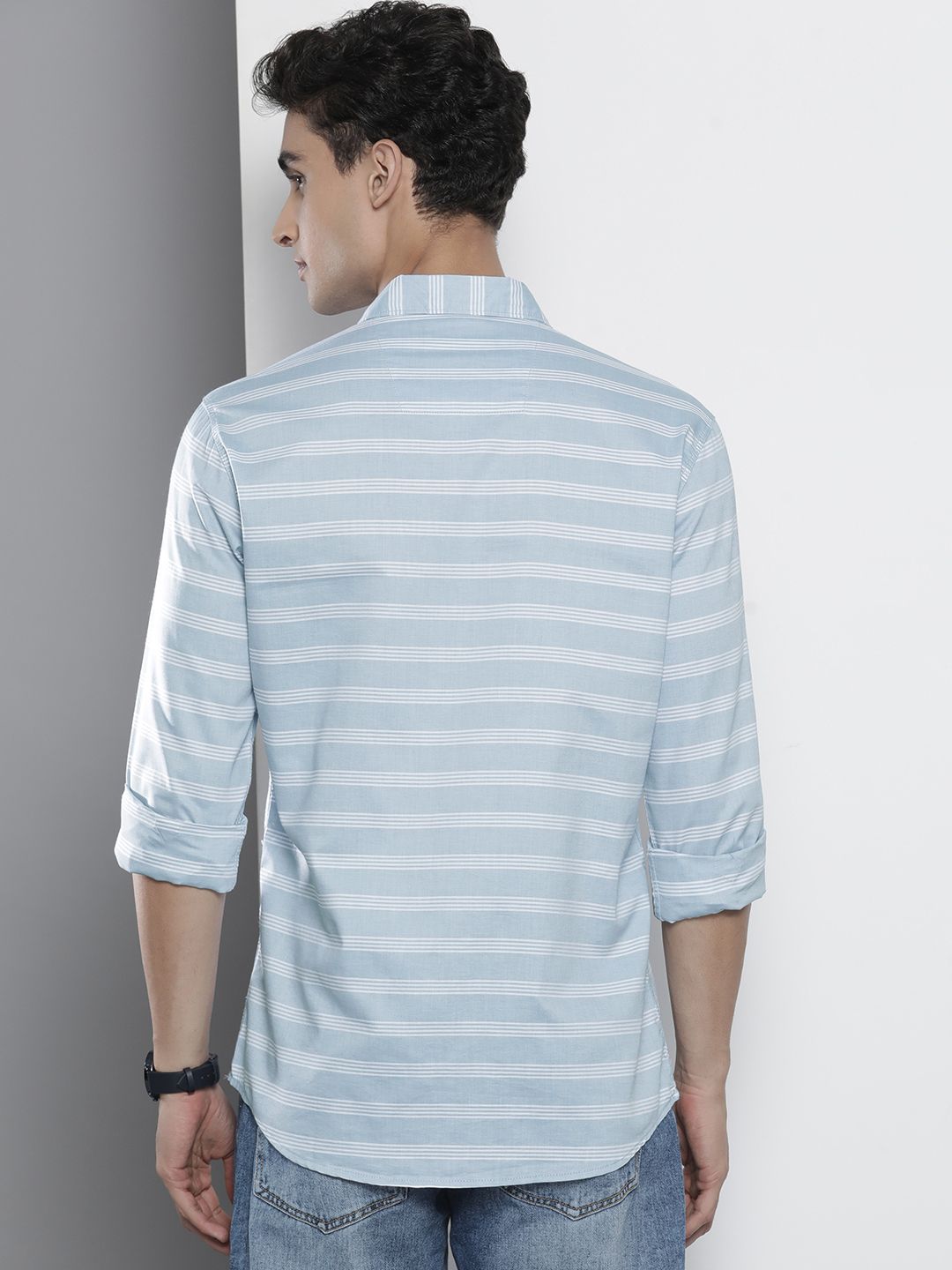 The Indian Garage Co Men Blue & White Classic Slim Fit Striped Casual Shirt