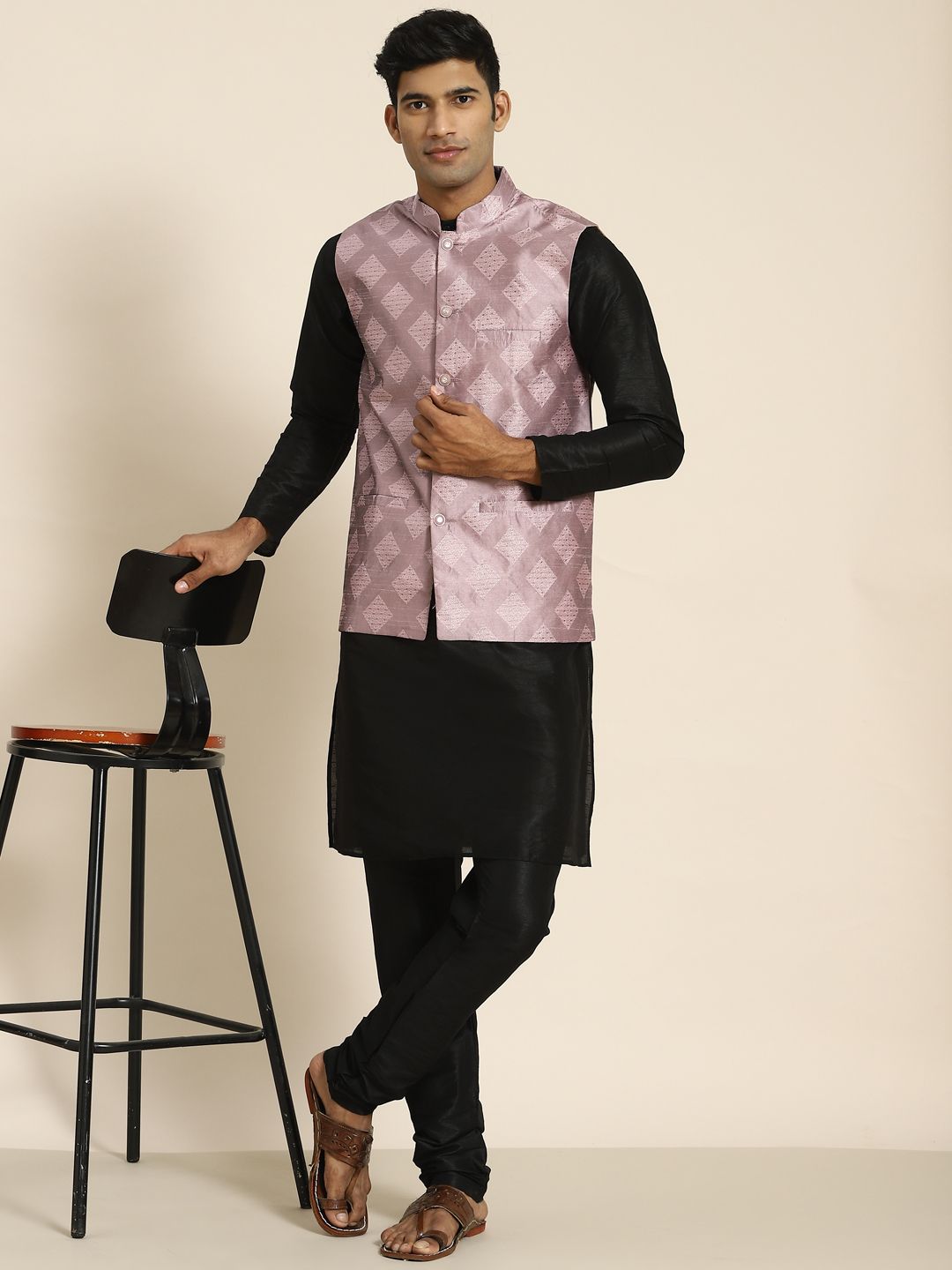 SOJANYA Men Black Kurta with Churidar with Nehru Jacket